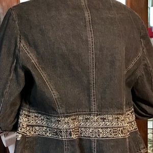 Denim zipped embroidered jacket